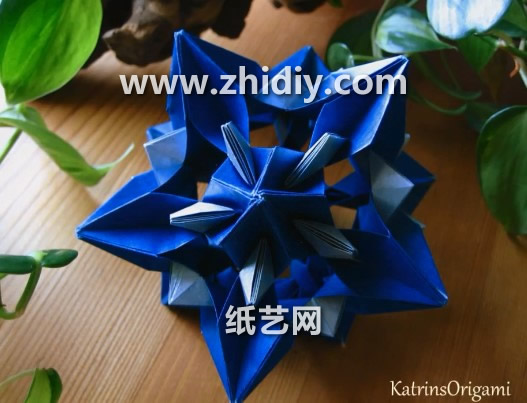 折纸花球大全的制作威廉希尔中国官网
手把手教你制作出精美的蓝色之星折纸花球