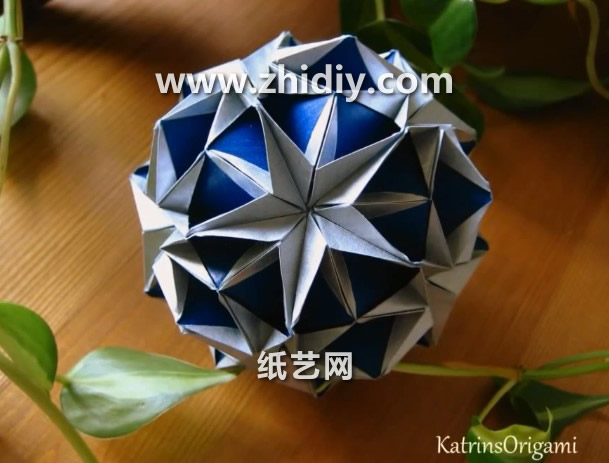 折纸花球的灯笼制作方法大全教你制作出精美的威廉希尔公司官网
折纸花球