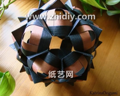 纸编折纸花球的折法威廉希尔中国官网
手把手教你制作出精美的威廉希尔公司官网
折纸花球