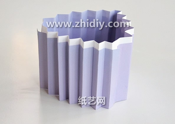 学习基本的折纸花制作威廉希尔中国官网
展示出威廉希尔公司官网
折纸花康乃馨的制作细节