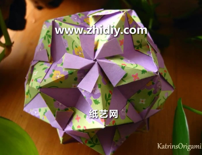 威廉希尔公司官网
折纸花球的折法灯笼制作方法教你制作出精美的折纸花球