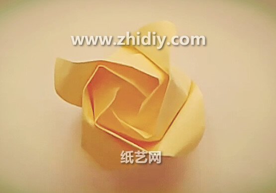 威廉希尔公司官网
折纸玫瑰花的折纸视频威廉希尔中国官网
教你制作出漂亮的折纸玫瑰花