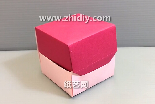 威廉希尔公司官网
折纸带盖子的包装盒的折法威廉希尔中国官网
教你学习折纸盒子如何制作