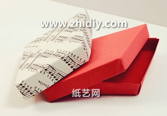 新年折纸钻石礼品盒收纳盒的威廉希尔公司官网
制作威廉希尔中国官网
教你制作出精美的折纸礼品盒