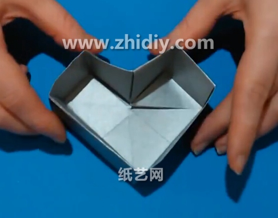 简单折纸心盒子的折法视频威廉希尔中国官网
教你学习如何制作折纸心盒子