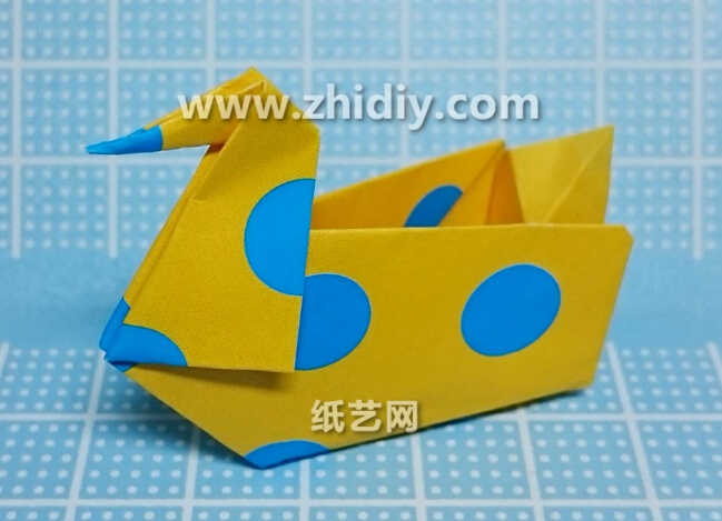 威廉希尔公司官网
折纸视频威廉希尔中国官网
手把手教你学习如何制作折纸小鸟盒子