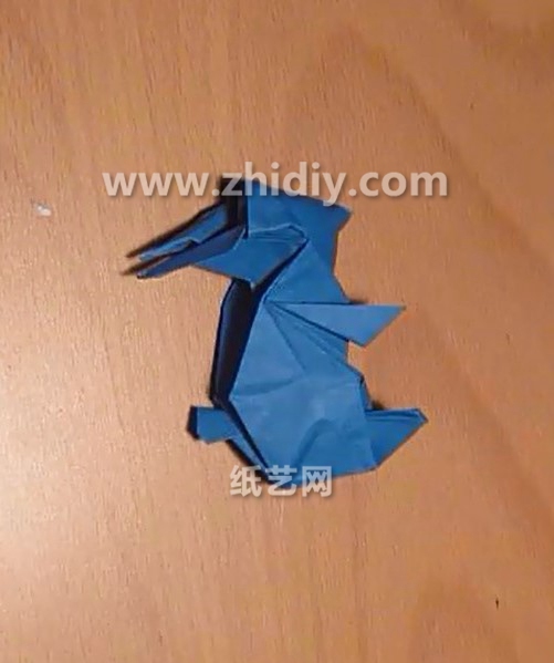 立体折纸小兔子的折法威廉希尔中国官网
教你学习如何制作折纸小兔子