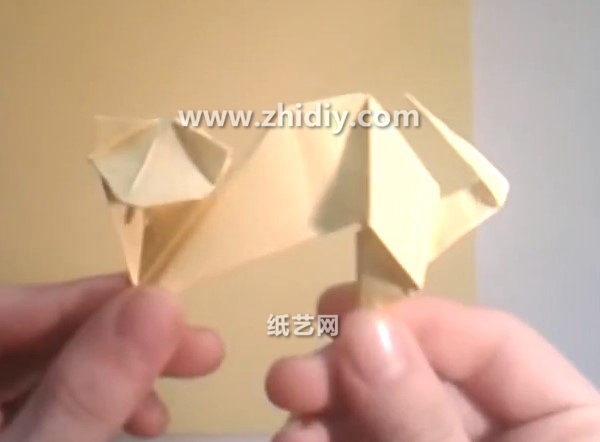简单的威廉希尔公司官网
折纸猫折法威廉希尔中国官网
教你学习如何制作折纸猫