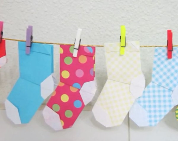 儿童折纸袜子的简单折纸视频威廉希尔中国官网
