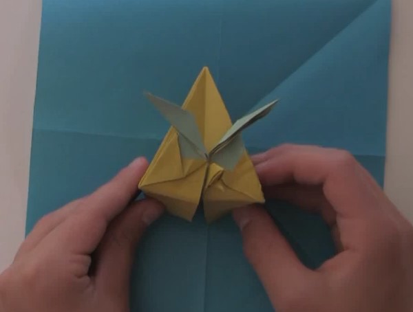 威廉希尔公司官网
折纸制作威廉希尔中国官网
手把手教你学习折纸愤怒的小鸟小黄鸟如何制作