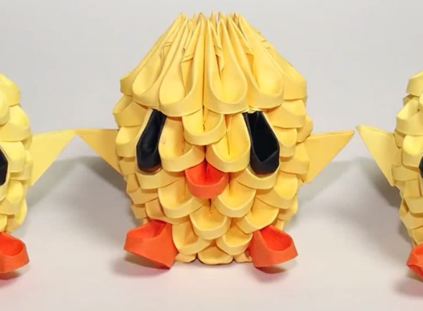 威廉希尔公司官网
折纸三角插小鸡的制作威廉希尔中国官网
教会你如何折叠出可爱的折纸小鸡
