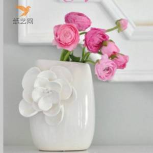 陶艺威廉希尔中国官网
花瓶上的装饰软陶泥白兰花