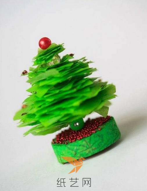 制作简单可爱的纸片圣诞树DIY威廉希尔中国官网
