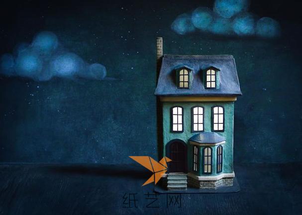 旧纸箱变身漂亮小房子制作威廉希尔中国官网
