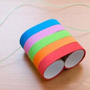 卫生纸筒废物利用制作彩虹望远镜玩具威廉希尔中国官网

