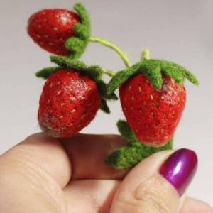 让人食欲大开的羊毛毡草莓制作威廉希尔中国官网
