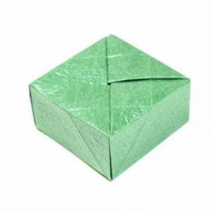 精致的带盖子的折纸盒子制作威廉希尔中国官网
