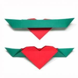 浪漫情人节礼物带翅膀的心形折纸威廉希尔中国官网
