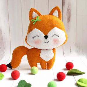 可爱儿童节礼物不织布小狐狸玩偶制作威廉希尔中国官网
