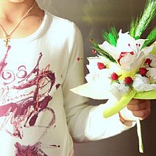 利用糖果制作精美的皱纹纸手捧花的制作威廉希尔中国官网
