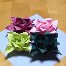 折纸玫瑰花的折法大全之剑形花瓣玫瑰花的威廉希尔公司官网
折纸视频威廉希尔中国官网
