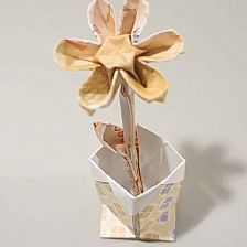 折纸花瓶的简单折法与折纸盒大全之简单折纸收纳盒的制作威廉希尔中国官网
