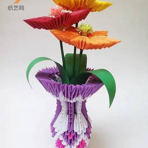 威廉希尔中国官网
三角插做的花瓶和纸花