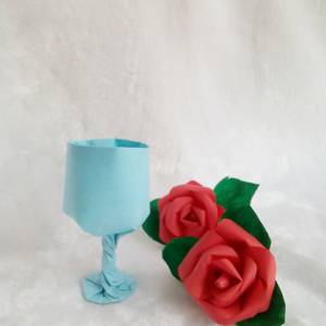 酒杯与玫瑰