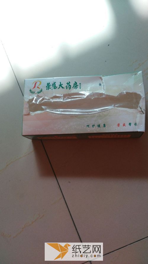 用抽纸盒做过娃床吧 第2步