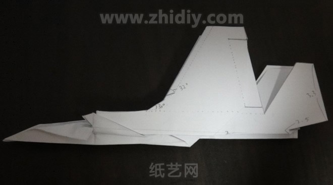 F-35A战斗机折纸威廉希尔中国官网
图解制作过程中的第三十一步